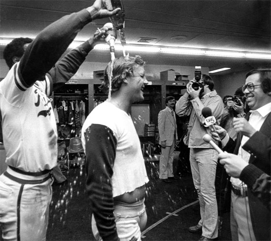 wilson_douses_brett_playoffs